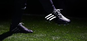 Футбольные бутсы adidas predator