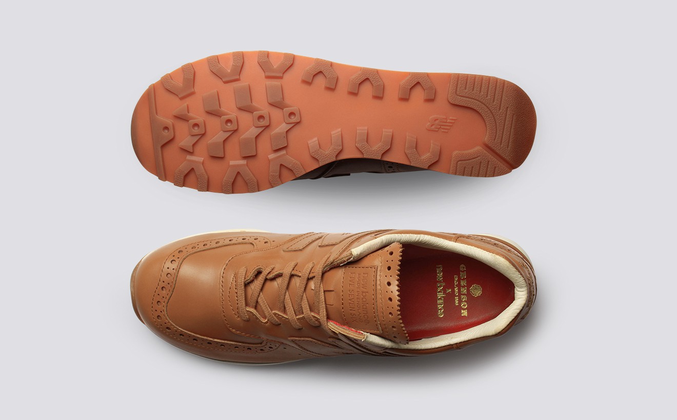 Кожаные кроссовки New Balance с красными кожаными стельками